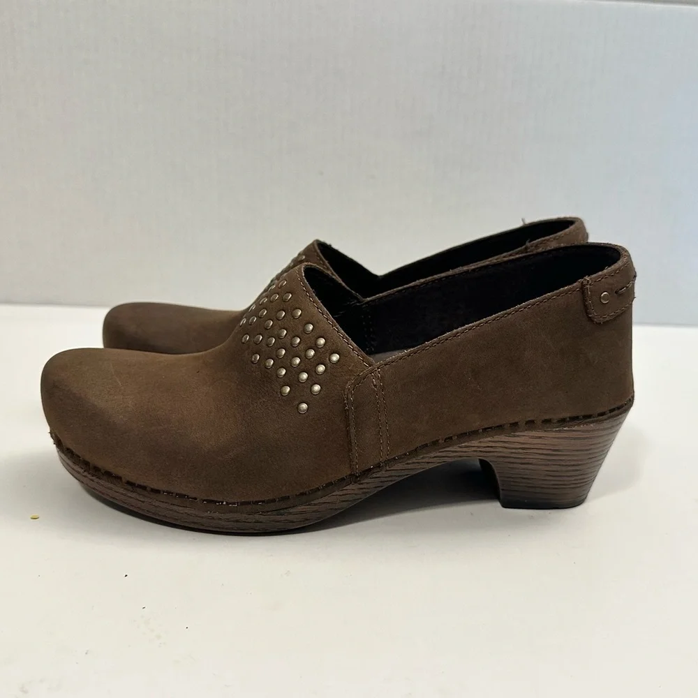 Dansko Women’s Mavis Milled Nubuck Studded Slip On Clog Size EU 37 - US 6.5/7.0 - Picture 7 of 14